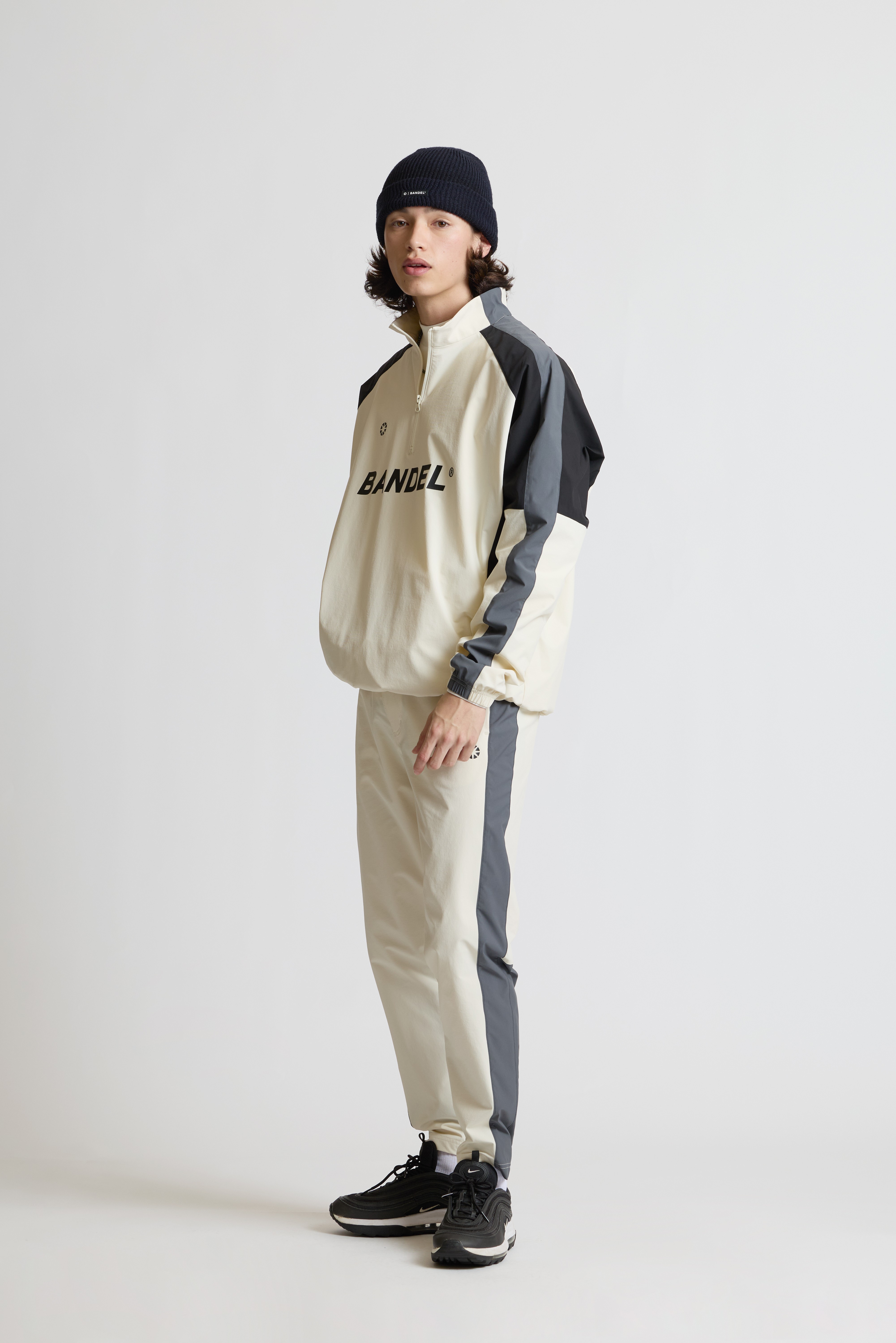 【極美品】 BANDEL GOLF 総柄 セットアップ モックネック パンツ 極美品】 BANDEL GOLF 総柄 セットアップ モックネック パンツ