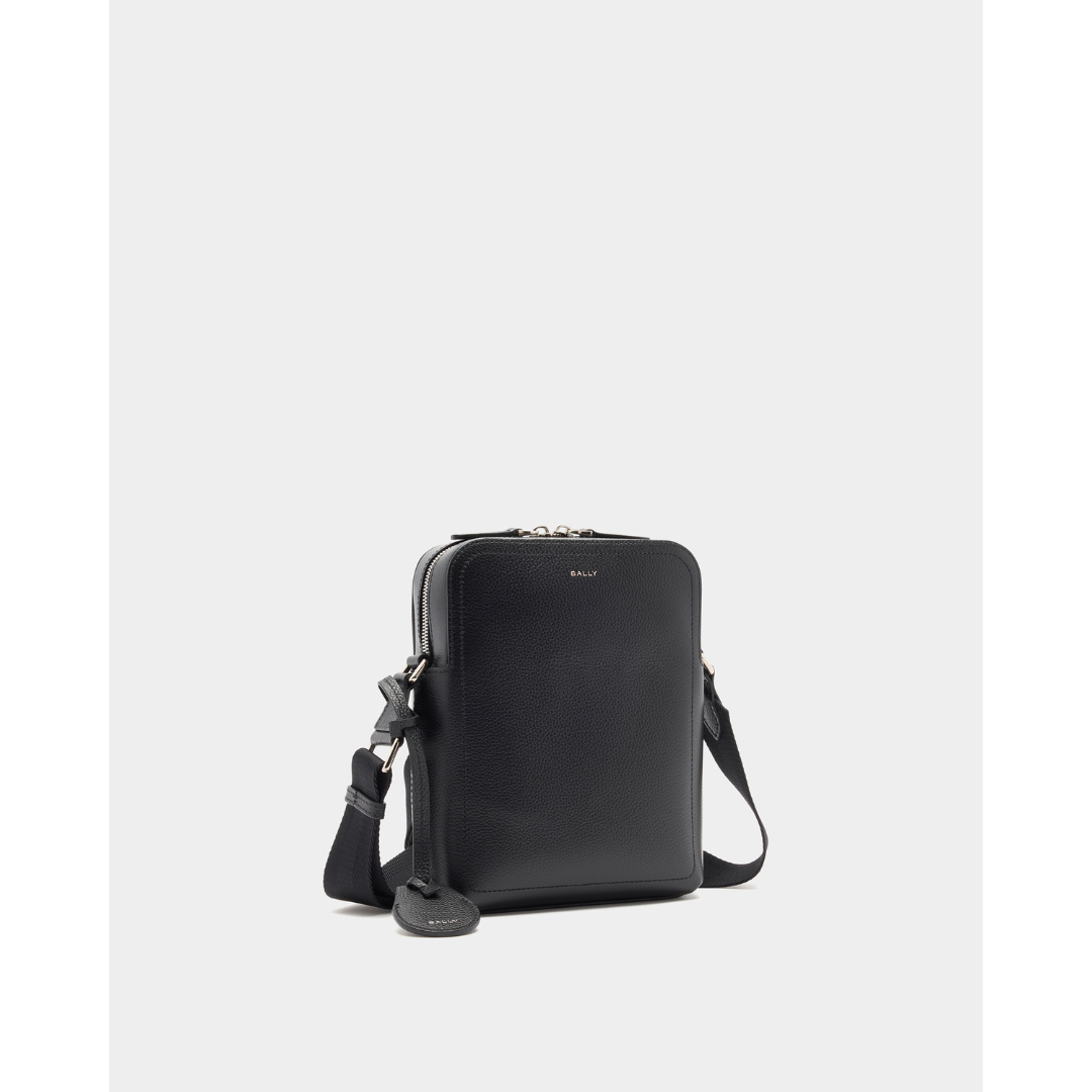 BALLY Autumn-Winter 2025 | 売場ニュース | 博多阪急 | 阪急百貨店