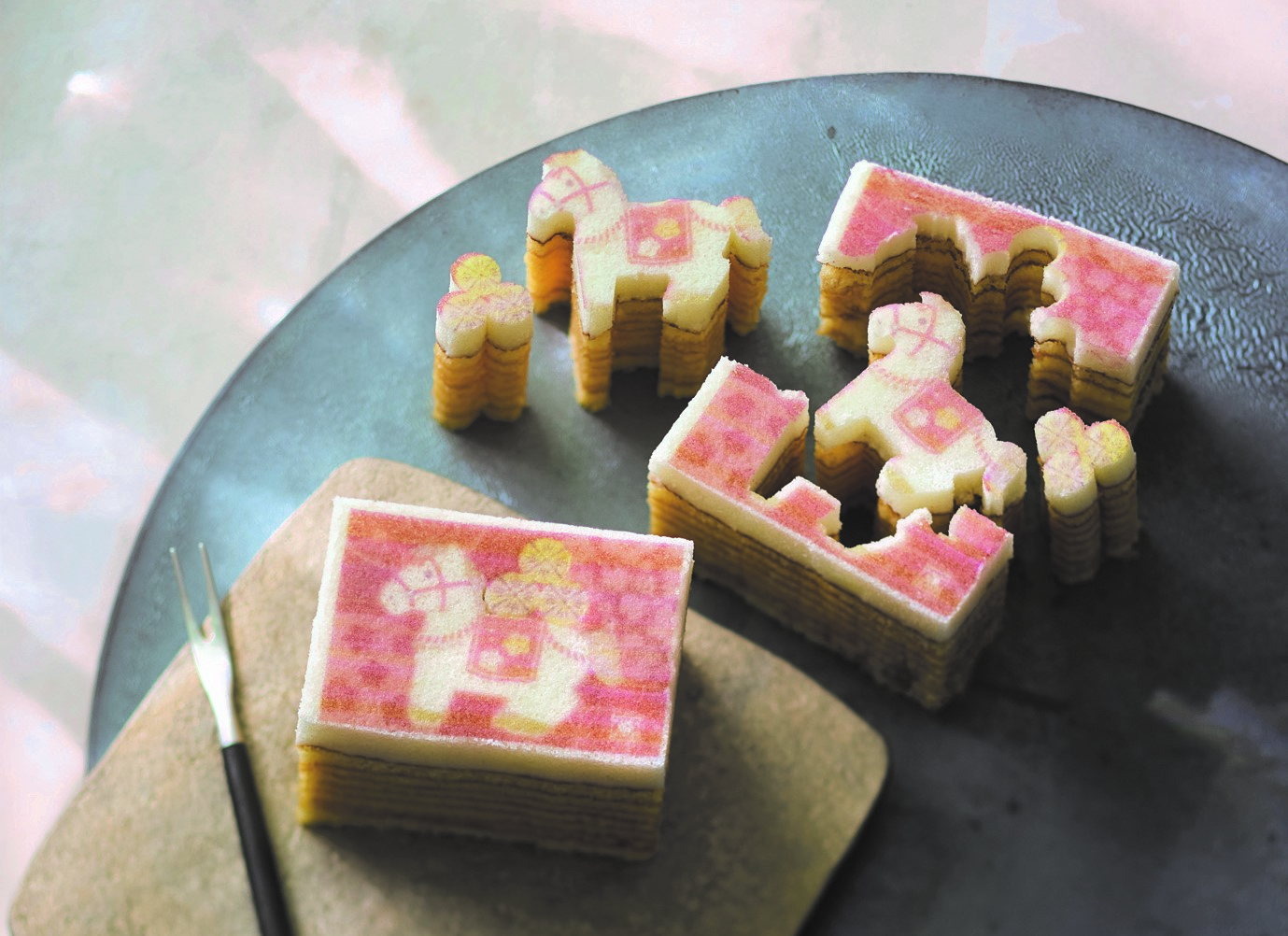 年始のご挨拶に！「まめや金澤萬久」の迎春菓子 | 売場ニュース | 阪急