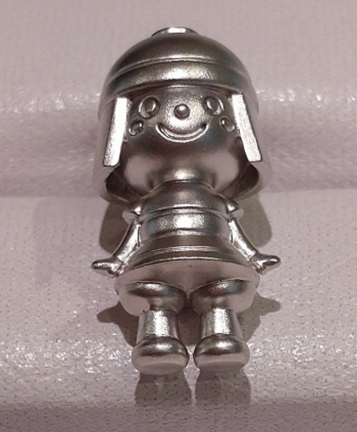 高槻市マスコットキャラクター「はにたん」ラベルピンシルバー製/18金